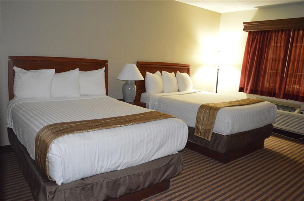 إمبوريا Best Western Hospitality House الغرفة الصورة