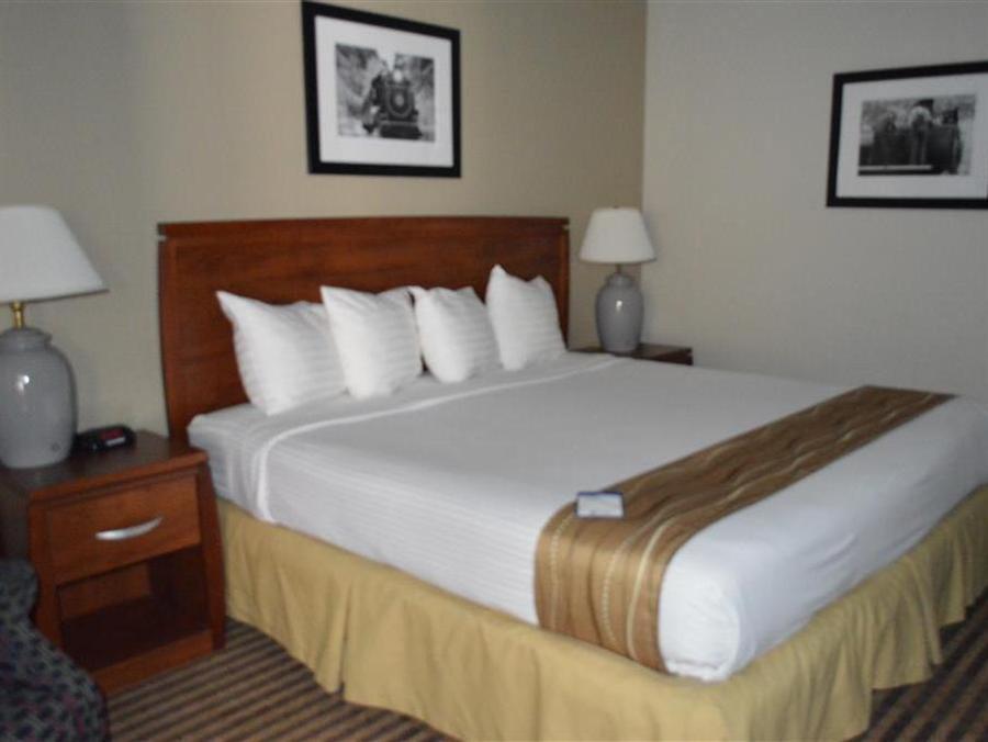 إمبوريا Best Western Hospitality House المظهر الخارجي الصورة