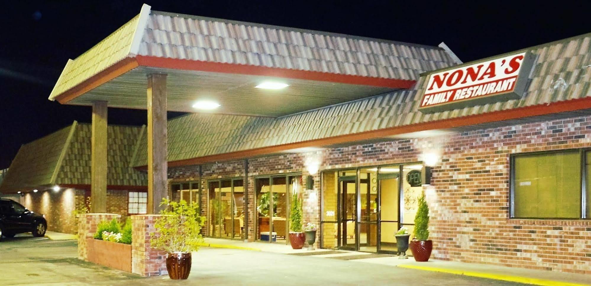 إمبوريا Best Western Hospitality House المظهر الخارجي الصورة