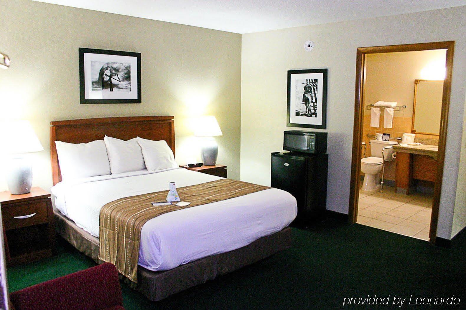 إمبوريا Best Western Hospitality House الغرفة الصورة