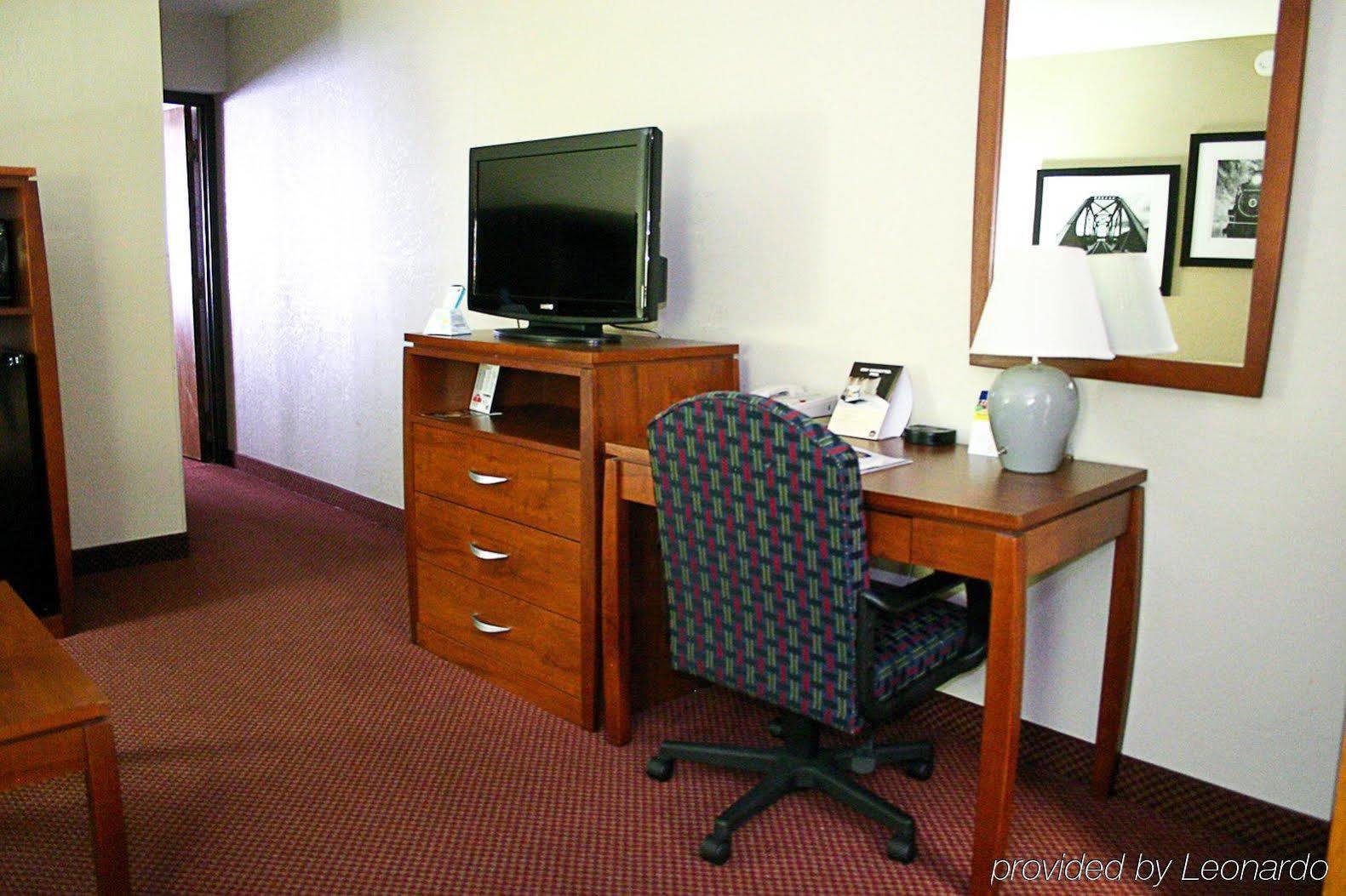 إمبوريا Best Western Hospitality House الغرفة الصورة