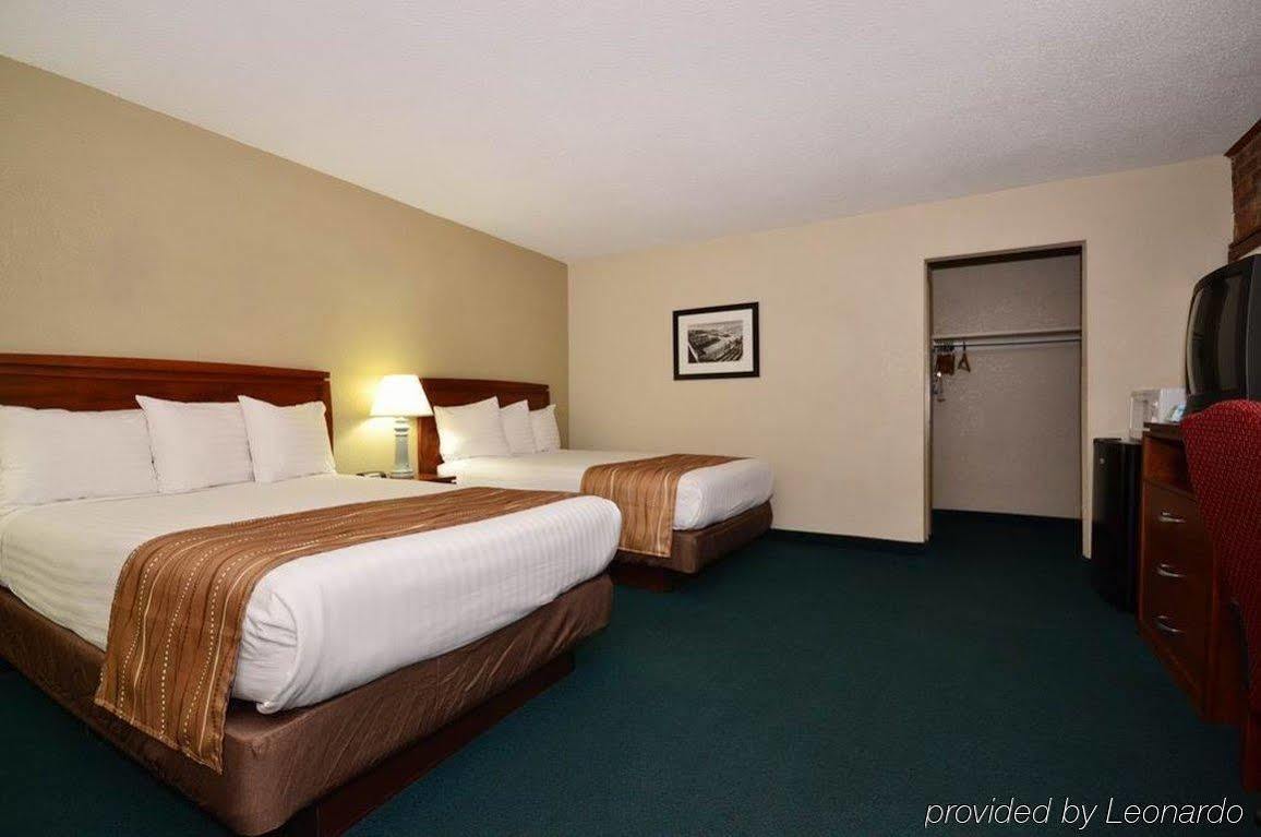 إمبوريا Best Western Hospitality House الغرفة الصورة