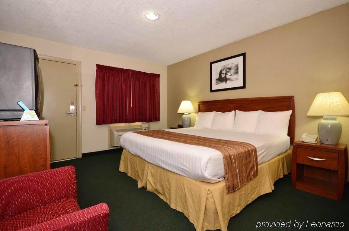 إمبوريا Best Western Hospitality House الغرفة الصورة