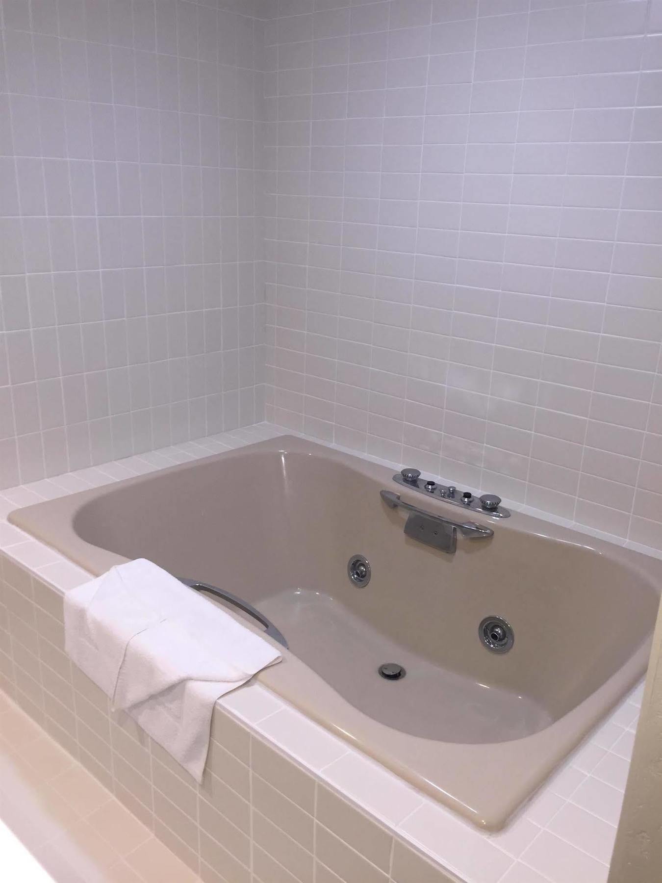 إمبوريا Best Western Hospitality House المظهر الخارجي الصورة